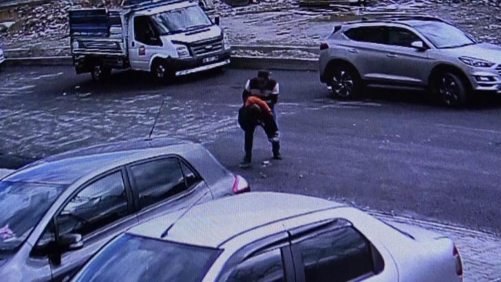 6 yaşındaki Emre servis aracının altında ezildi, şoför kucaklayıp site kapısına götürdü! Küçük çocuk yoğun bakımda hayat mücadelesi verirken servis şoförü serbest bırakıldı G1