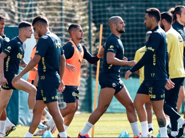 Fenerbahçe'ye Union Saint-Gilloise karşılaşması öncesi sakatlık şoku! Maç kadrosundan çıkartıldı