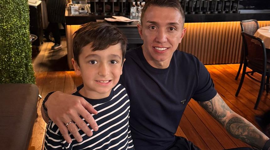 Muslera’dan takım arkadaşlarına yemek jesti