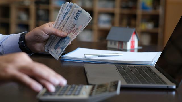 Faiz düştü, konut satışları patladı! Fiyatlar 1 ayda %15 arttı... Asıl kötü haber kiracıya geldi: Talep patlar, kiralar uçar!