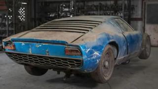 Terk edilmiş halde hurdalıkta bulundu! 50 yıldır öylece duruyormuş: Toz, toprak içinde 1.5 milyon sterlin (68.555.730 TL) 