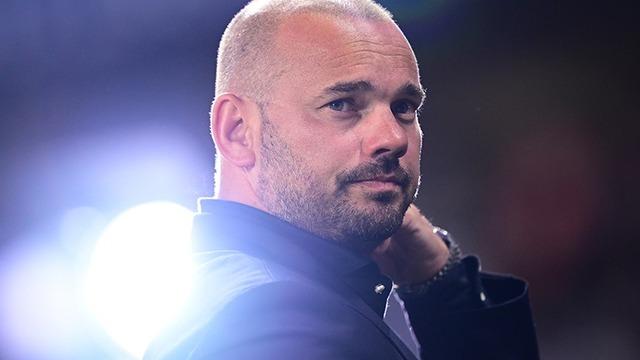 Wesley Sneijder'den Beşiktaşlı yıldıza: Kendinden utanmalı!