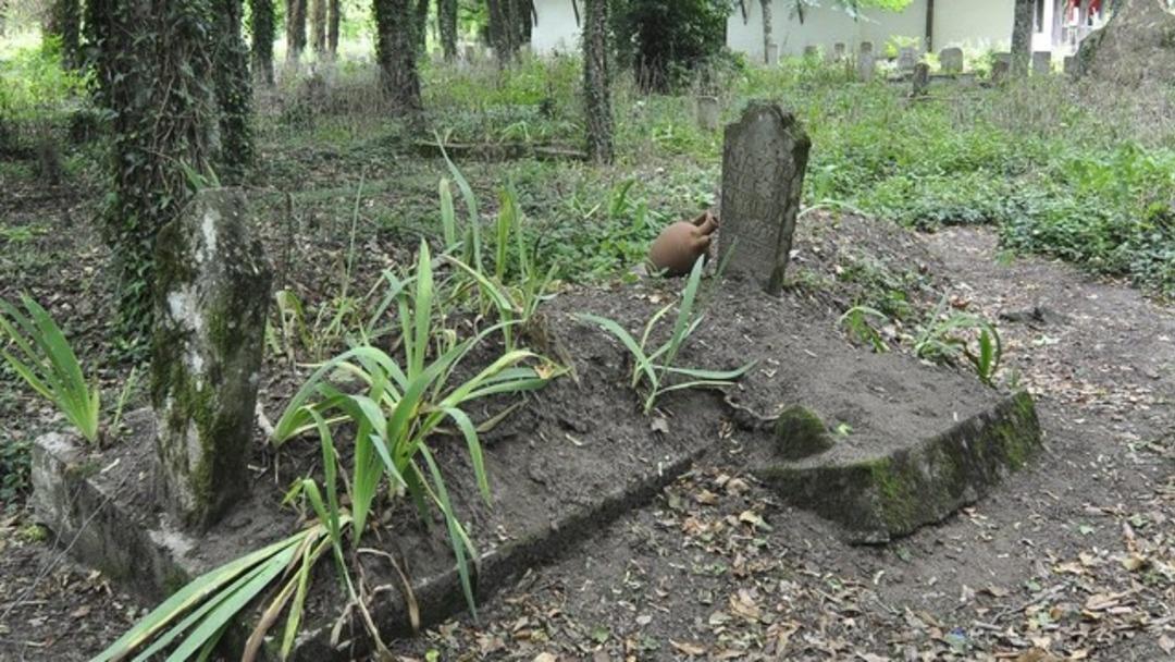 Bu mezar yer değiştiriyor!