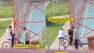 Yer: Kartal! Bir çocuk arkadaşının boğazına böyle bıçak dayadı...