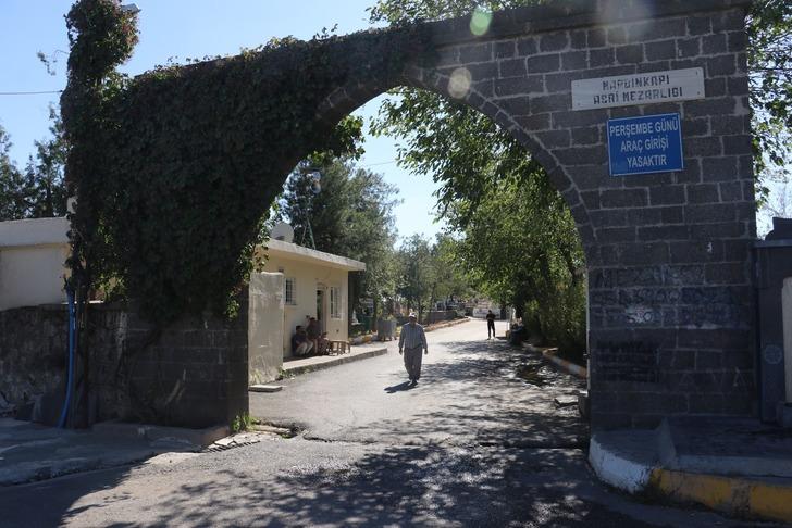 "Büyük sıkıntı yaşanacak" Diyarbakır'da boş mezar yeri kalmadı! 20 gün sonra defin işlemleri tamamen durabilir G3