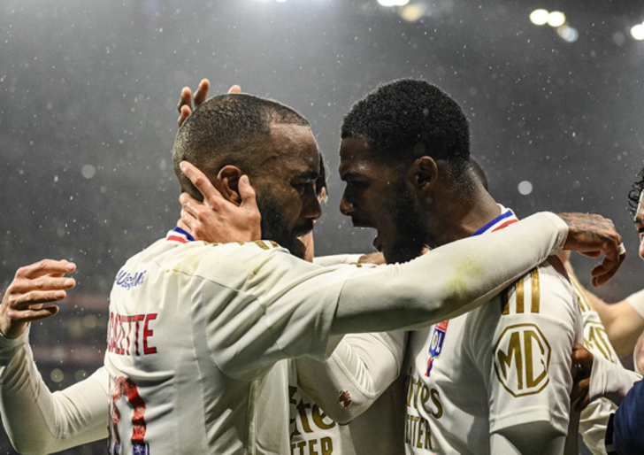 UEFA Avrupa Ligi'nde ilk 8 olasılıklarını açıkladılar! Ne Tottenham ne Manu, zirvede Süper Lig devi yer aldı G4