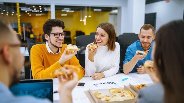 Yemek kartları ile iş yerinde daha iyi bir yemek kültürü oluşturun