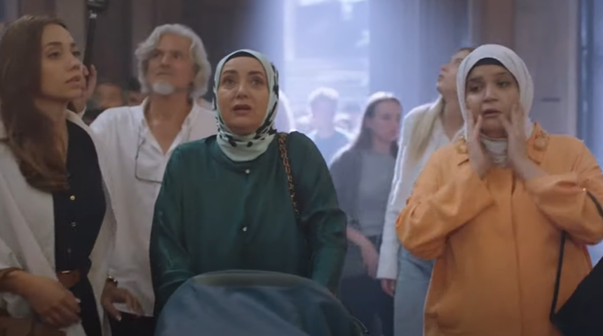 Kiliseden rahatsız oldu tekbir getirdi! Kızılcık Şerbeti'nde papazdan Pembe'ye gündem olan yanıt!