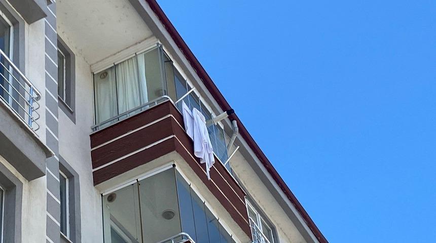 Bolu'da acı olay! Banyoda kendini göğsünden bıçakladı