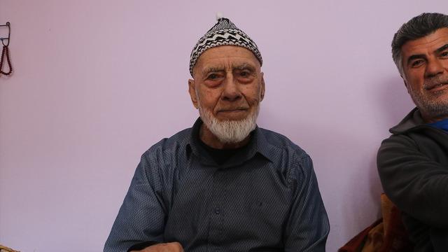 Görenler ölümsüzlüğün formülünü bulmuş diyor! 103 yaşındaki adam bakın neler sayesinde hala sağlığı yerinde...