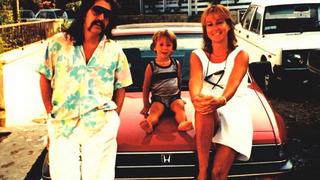 Belçika'dan geldi! Barış Manço 1991 model kırmızı spor arabası müzede sergilenmek üzere Türkiye'ye getirildi.