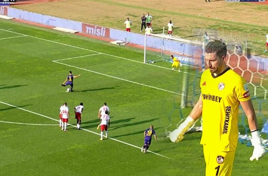Gaziantep FK kalecisi Ey&uuml;spor ma&ccedil;ında 1 dakikada i&ccedil;inde 2 penaltı kurtarıp inanılmazı başardı!