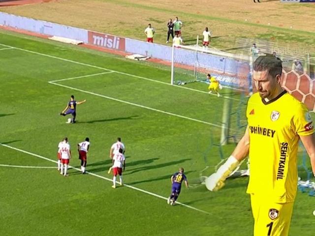 Gaziantep FK kalecisi Eyüspor maçında 1 dakikada içinde 2 penaltı kurtarıp inanılmazı başardı!
