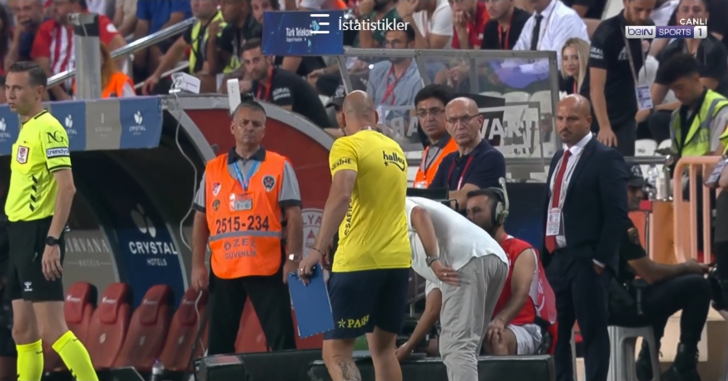 Jose Mourinho'dan daha önce görülmemiş tepki! Diz üstü bilgisayarını, yayıncı kuruluş kamerasının önüne koydu G3