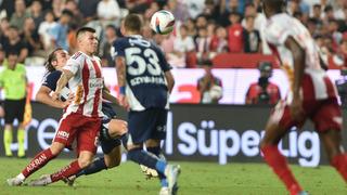 Fenerbahçe kazandı ama eleştirilerden kurtulamadı! Mourinho'ya sert sözler: Her gün kötüye gidiyorlar!