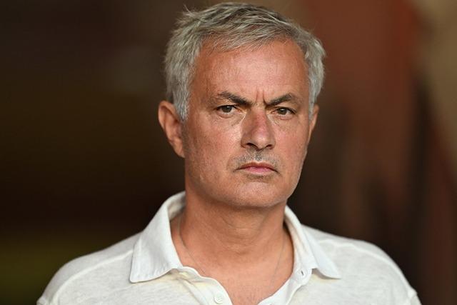 Fenerbahçe'de Allan Saint-Maximin krizi! Takım arkadaşları Mourinho'ya şikayet etti 640xauto