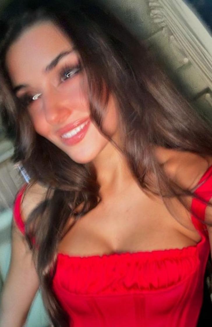 Araba içindeki pozları olay oldu! Hande Erçel 'eski günlerdeki gibi' diyerek peş peşe paylaştı  G2