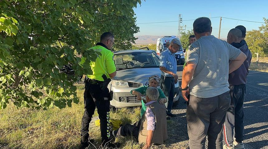 "Ses geldi 'ölüyorum, kalıyorum' diye! Teypten geliyor sandım" Önünde namaz kıldığı aracın altında kaldı