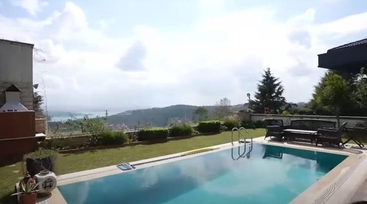 Usta oyuncu Nilgün Kasapbaşoğlu'nun 3 katlı lüks villası gündem oldu! Görenler hayran kaldı  G2