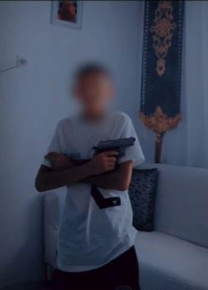 Türkiye'deki yeni tehlike: Gangster akımı! 10 yaşlarındaki çocuk silahla paylaşım yapıyor, binlerce kişi beğeniyor G5
