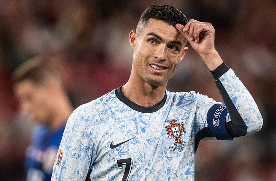 Cristiano Ronaldo tarihe ge&ccedil;ip futbolu bırakacak! Portekizli oyuncuyla s&ouml;zleşme g&ouml;r&uuml;şmeleri başladı