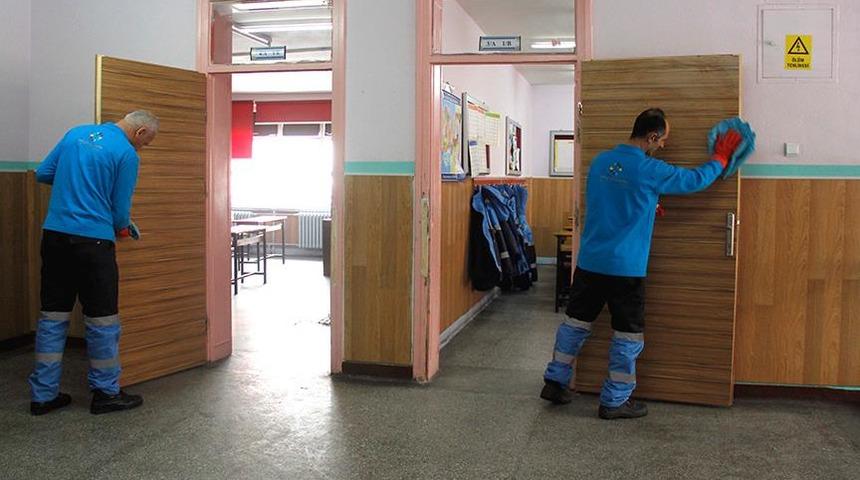 Okullardaki kirlilik için MEB'den yeni hamle: 30 bin temizlik personeli tahsis edildi