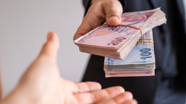 Emekli banka promosyonu 24 bin TL'ye çıktı! Kampanyalar katlandıkça katlandı 'Emeklinin işine geliyor' Kredi faizinden market harcamasına... Yüzde 50 indirim
