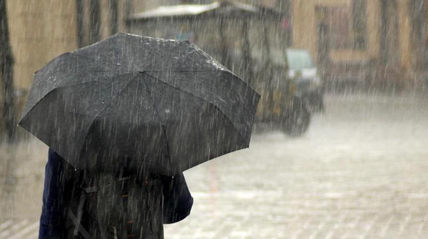 Balkanlardan gelen soğuk hava dalgası ülke genelini kapladı. Meteoroloji Genel Müdürlüğü tarafından 3 il için turuncu, 14 il için sarı kodlu uyarıda bulundu