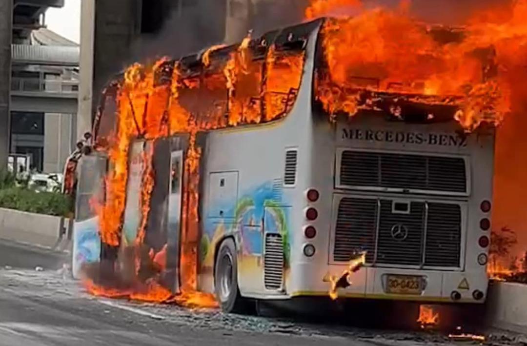 Anakolu &ouml;ğrencilerini taşıyordu! Tayland'daki okul gezisi trajediye d&ouml;n&uuml;şt&uuml;: Yanarak hayatlarını kaybettiler