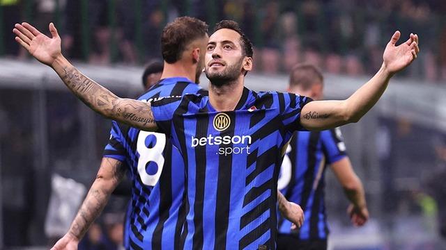 Hakan Çalhanoğlu, Sneijder'den sonra ilki başardı!