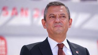 Sinan Ateş davasında Özgür Özel'e küfür ve hakaret! Tutuklu sanık jandarma tarafından salonda çıkartıldı