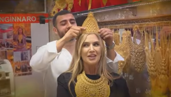 Ünlü sunucu Kapalıçarşı'da... Ne gram, ne çeyrek yatırımcıların yeni gözdesi bu! "Arsa, araba hiçbir şey para etmiyor" G2