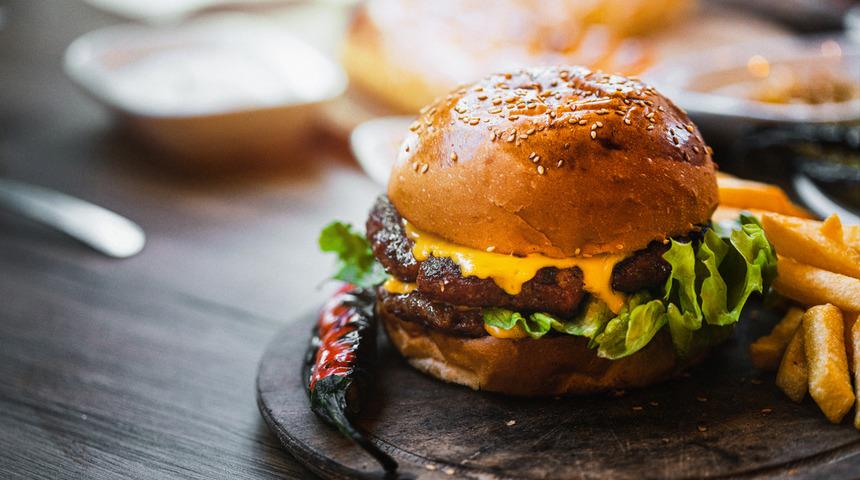 Hazır ekmekten hamburger tarifi! En kolay ve lezziz hamburger nasıl yapılır? 