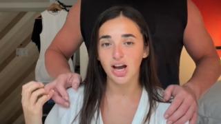 Kendisi 21 eşi 44 yaşında! Aralarındaki yaş farkı eleştirilere neden oldu... 21 yaşında üvey anneyim