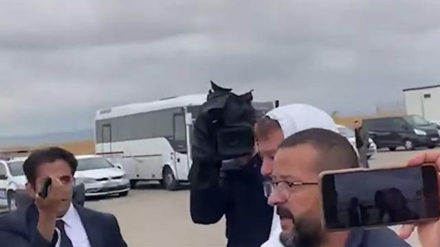 Davada tehdit ve küfürden sonra şimdi de saldırı! Mahkemede Sinan Ateş’in ablası Selma Ateş'e saldırı girişimi