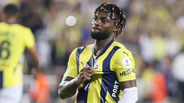 Fenerbahçe'de Allan Saint-Maximin krizi! Takım arkadaşları Mourinho'ya şikayet etti 640xauto