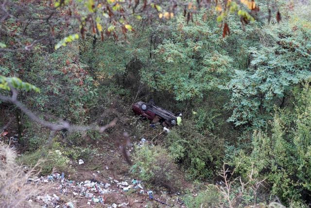 200 metrelik uçurumda mahsur kaldılar! Bağırıyorlardı: "Ne olur yardım edin!" 640xauto