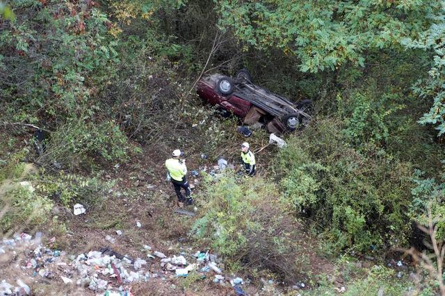 200 metrelik uçurumda mahsur kaldılar! Bağırıyorlardı: "Ne olur yardım edin!" 640xauto