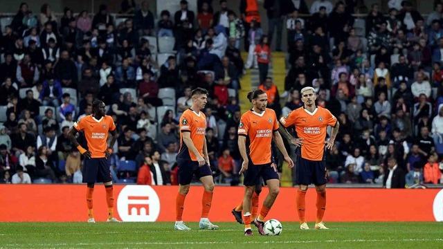 Başakşehir'den Avrupa'ya tatsız başlangıç! Konferans Ligi'nde sahasında Rapid Wien'e 2-1 mağlup oldu