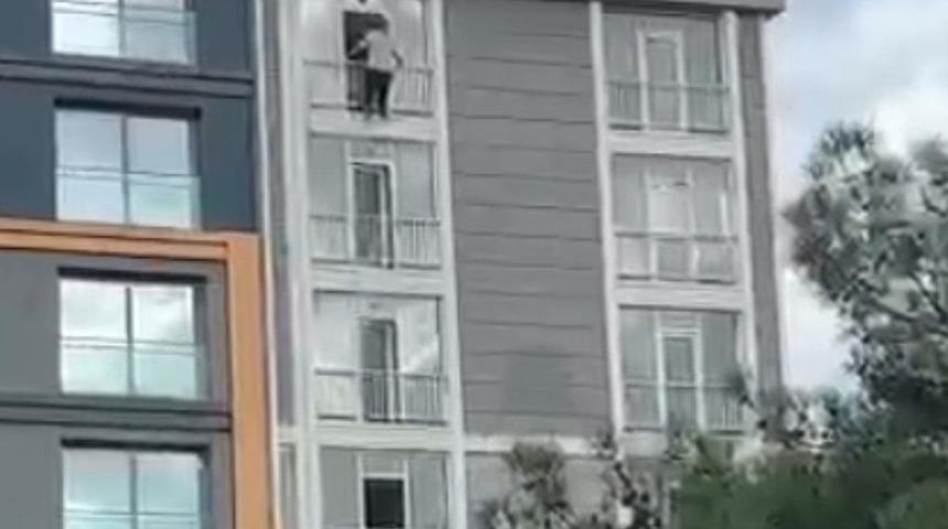 Yeni mezun genç KYK yurdundan atladı! Dehşet anları cep telefonu kamerasına yansıdı