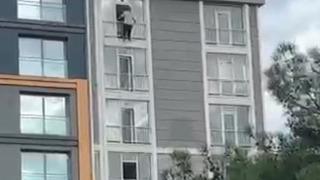 Yeni mezun genç KYK yurdundan atladı! Dehşet anları cep telefonu kamerasına yansıdı