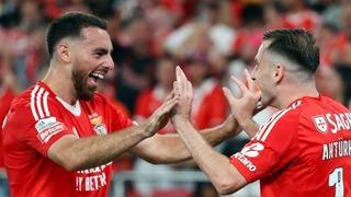 İngiliz devi Portekiz ekibi Benfica'da forma giyen milli yıldıza kancayı taktı! Tarihi bonservis bedeli...