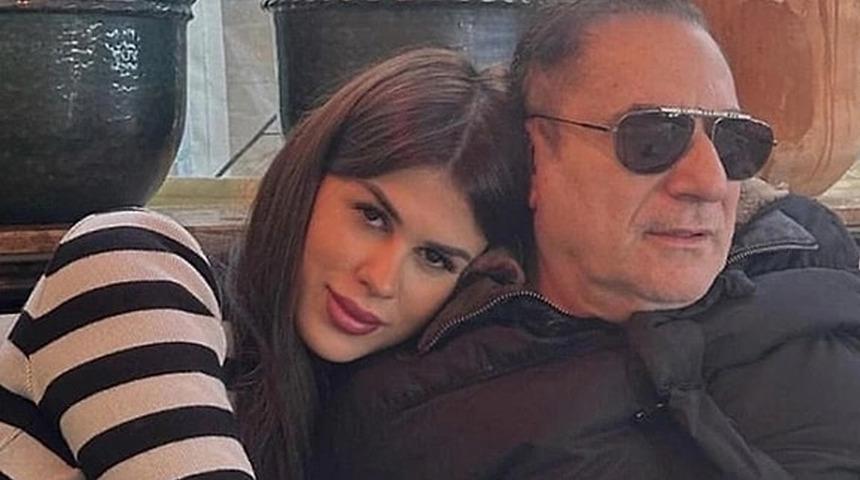 Cinsel hayatlarını afişe etmişti! Genç sevgili şimdi de yatak odalarına girdi, para sayma makinesini gösterdi