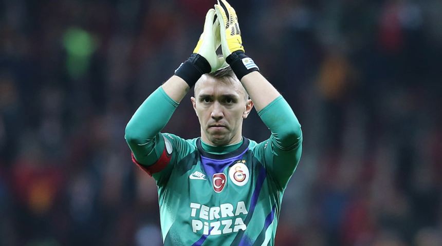 Galatasaray'da Fernando Muslera sonrası kale ona emanet! Menajeri ile görüşme sağlandı