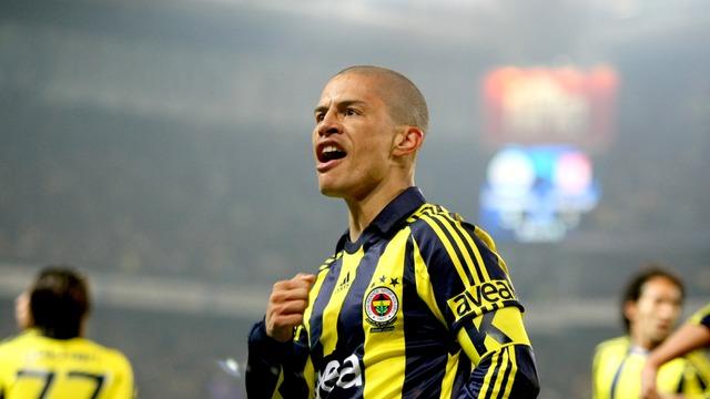 Fenerbahçe efsanesi Semih Şentürk'ten çok konuşulacak itiraf! Futbolu Alex yüzünden bıraktım