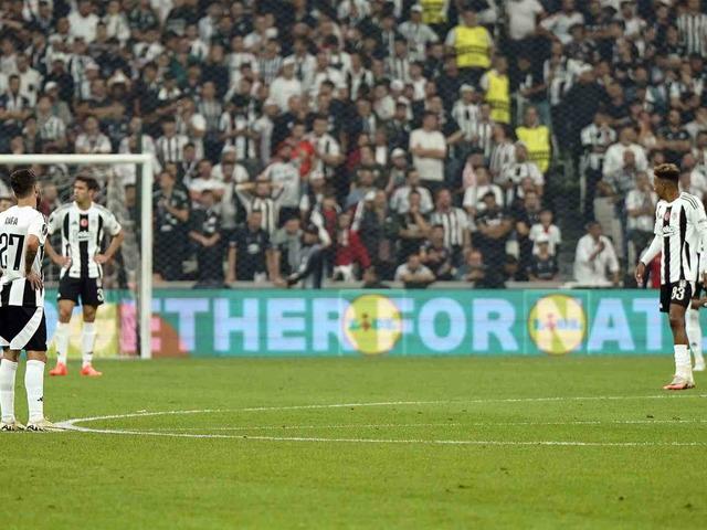Beşiktaş, UEFA Avrupa Ligi'nde şanssızlığını bir türlü kıramıyor! Frankfurt karşısında da 3-1'lik mağlubiyetle ayrıldılar...