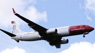 85 tesisatçı taşıyan uçak tuvaleti bozulduğu için geri dönmek zorunda kaldı