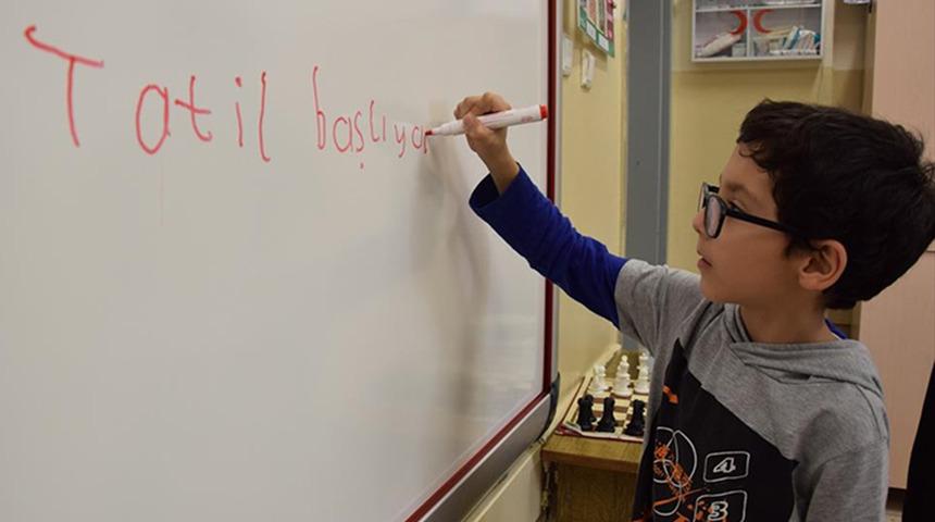 Öğrenciler meraklanıyordu... MEB açıkladı: O tarihlere dikkat, tatil olacak