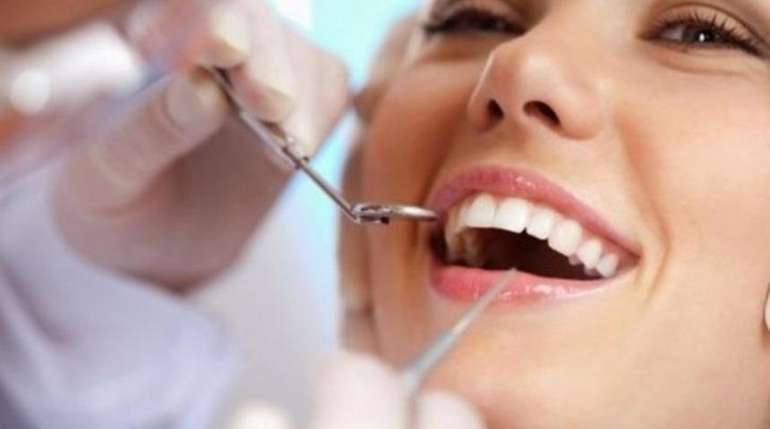 Diş eti hastalıklarına yol a&ccedil;an 7 neden