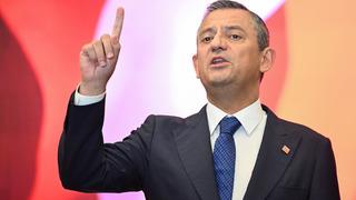 Özgür Özel'den adaylık açıklaması: Kazanma ihtimalimiz olan bir seçimde kaybettirecek işler yapmam